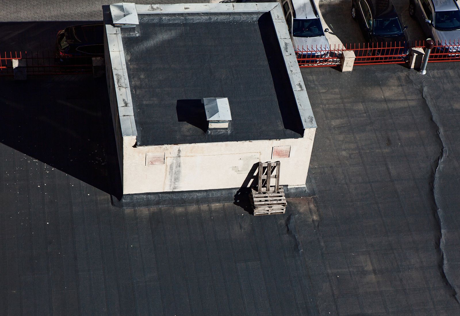 Epdm Roof Manufacture Service Page Imagegettyimages 2253087353 Copy